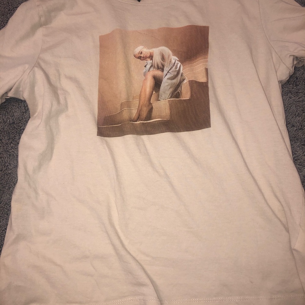 sweetener shirt ariana grande